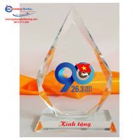 KỶ NIỆM CHƯƠNG MŨI NHỌN VÁT