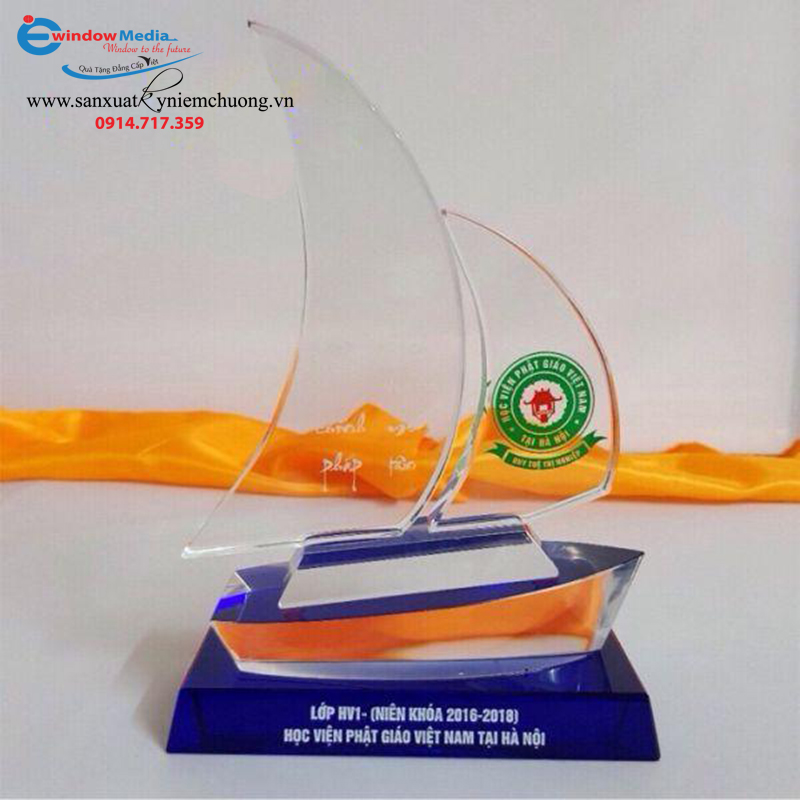 Kỷ niệm chương chiếc thuyền Kỷ niệm chương chiếc thuyền