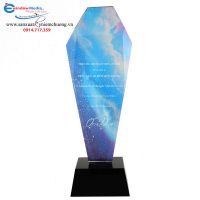 Cúp vinh danh nhân viên công hiến