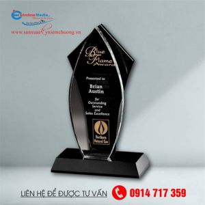 Cúp vinh danh cuối năm