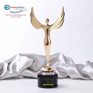 Cúp vinh danh Đội vô địch