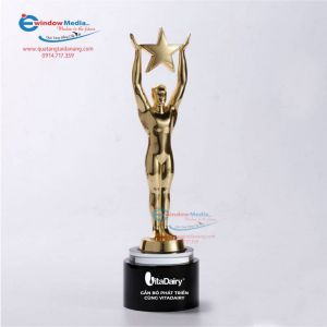 Cúp vinh danh cuối năm Vita Dairy