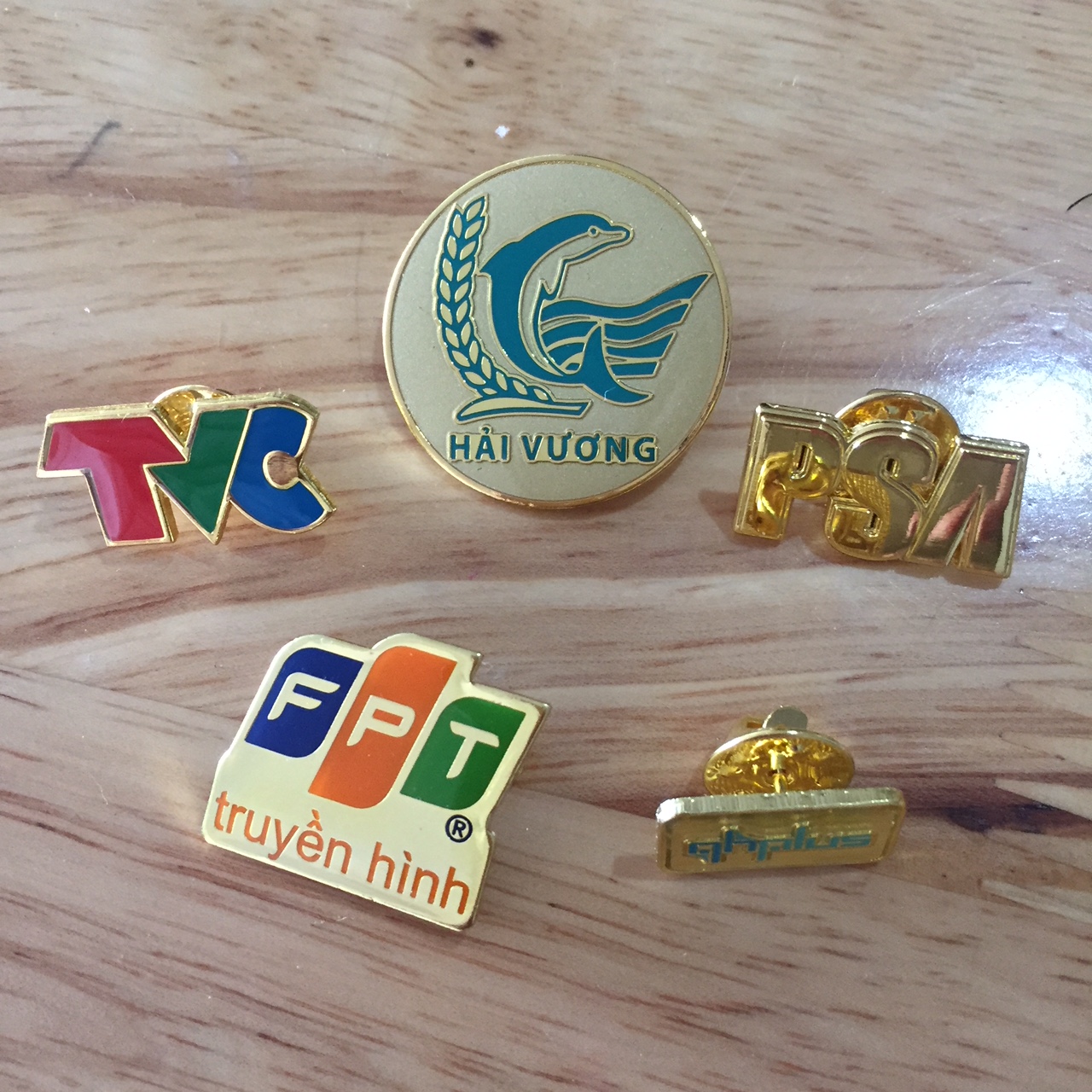 HUY HIỆU CÀI ÁO